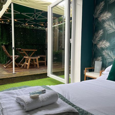 Stylish & Cosy Margate Escape With Hot Tub And Log Burner Dogs Welcome Exterior photo