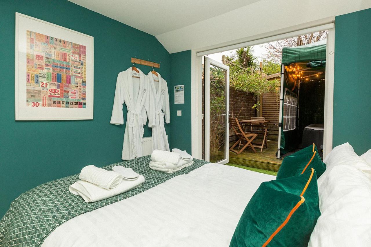 Stylish & Cosy Margate Escape With Hot Tub And Log Burner Dogs Welcome Exterior photo