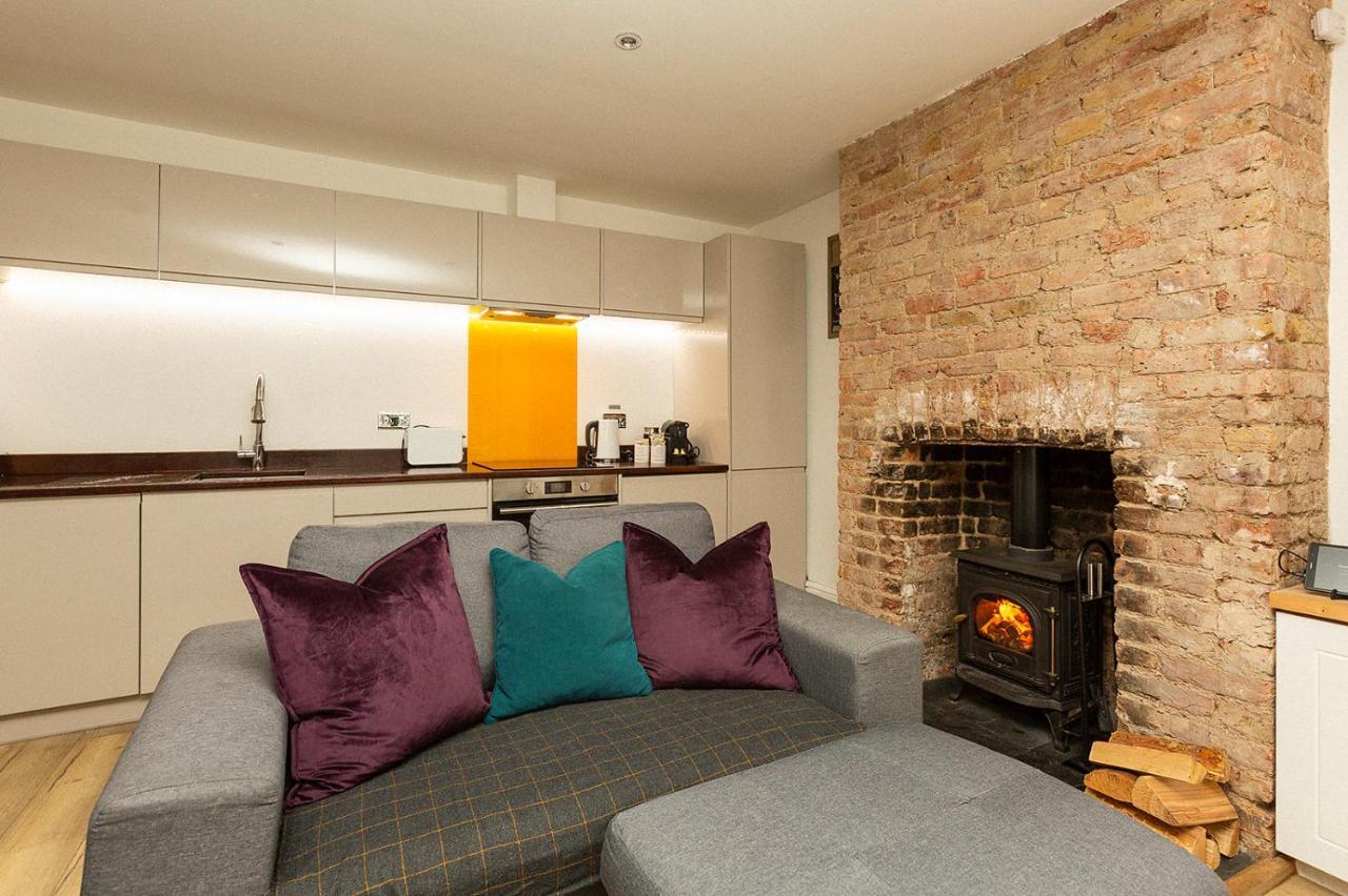 Stylish & Cosy Margate Escape With Hot Tub And Log Burner Dogs Welcome Exterior photo