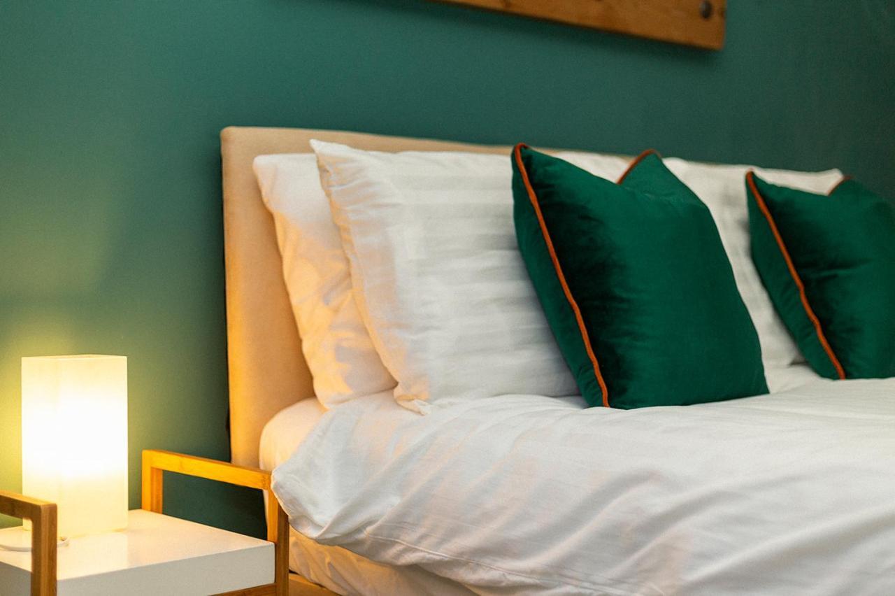 Stylish & Cosy Margate Escape With Hot Tub And Log Burner Dogs Welcome Exterior photo