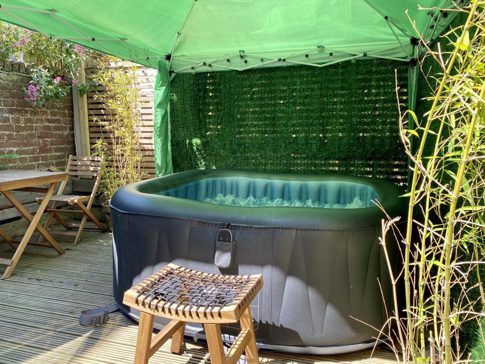 Stylish & Cosy Margate Escape With Hot Tub And Log Burner Dogs Welcome Exterior photo