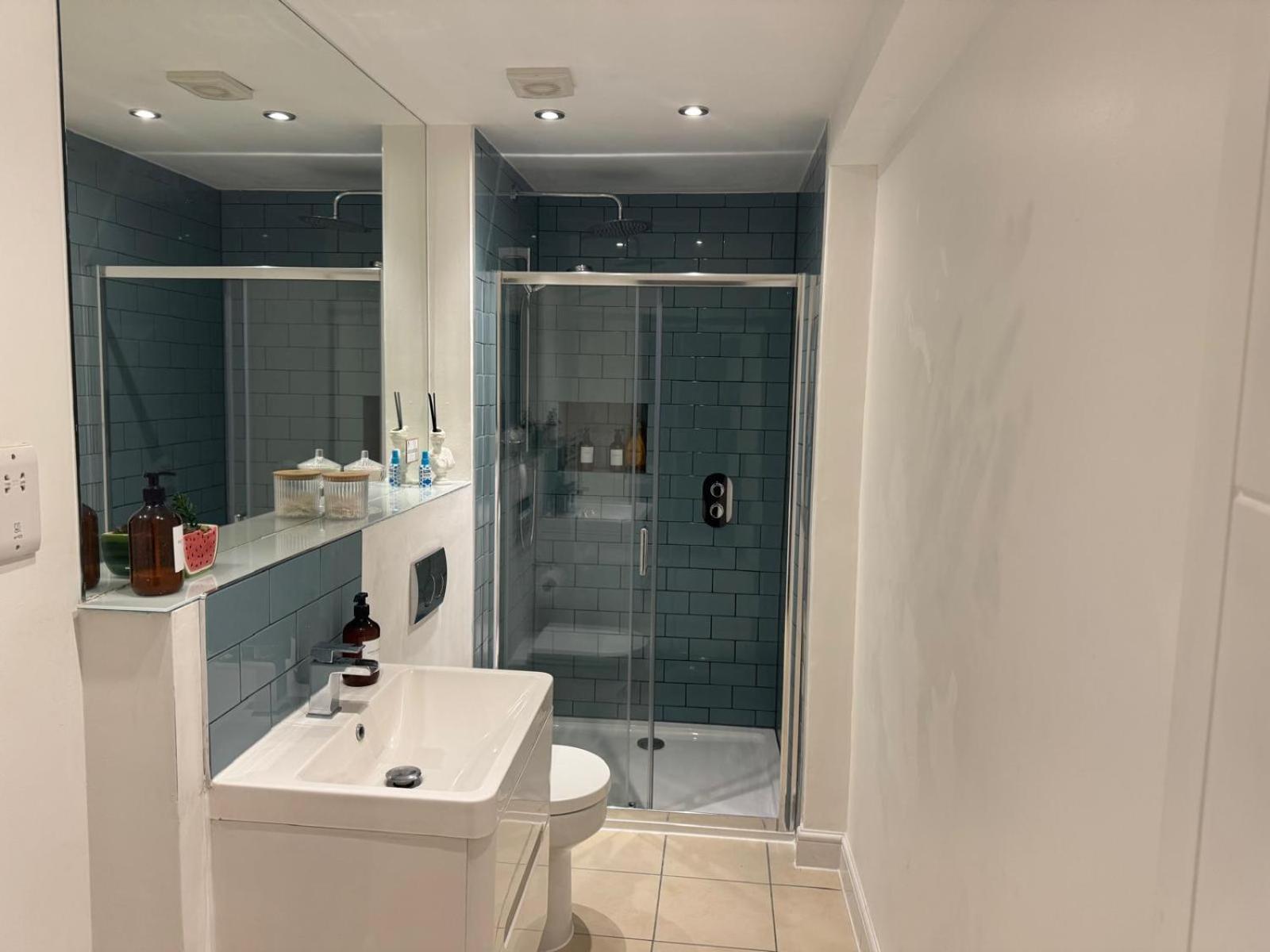 Stylish & Cosy Margate Escape With Hot Tub And Log Burner Dogs Welcome Exterior photo