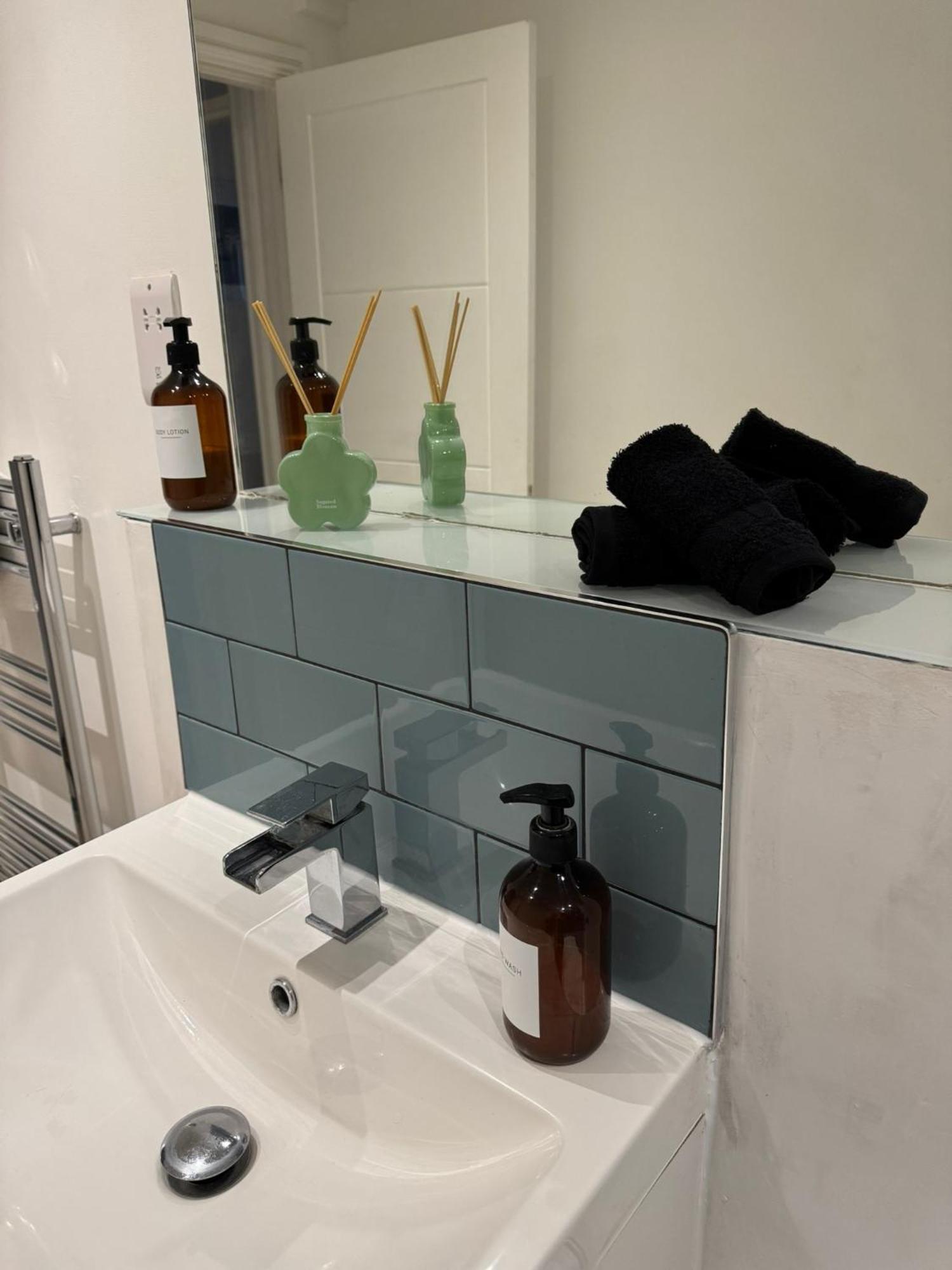 Stylish & Cosy Margate Escape With Hot Tub And Log Burner Dogs Welcome Exterior photo